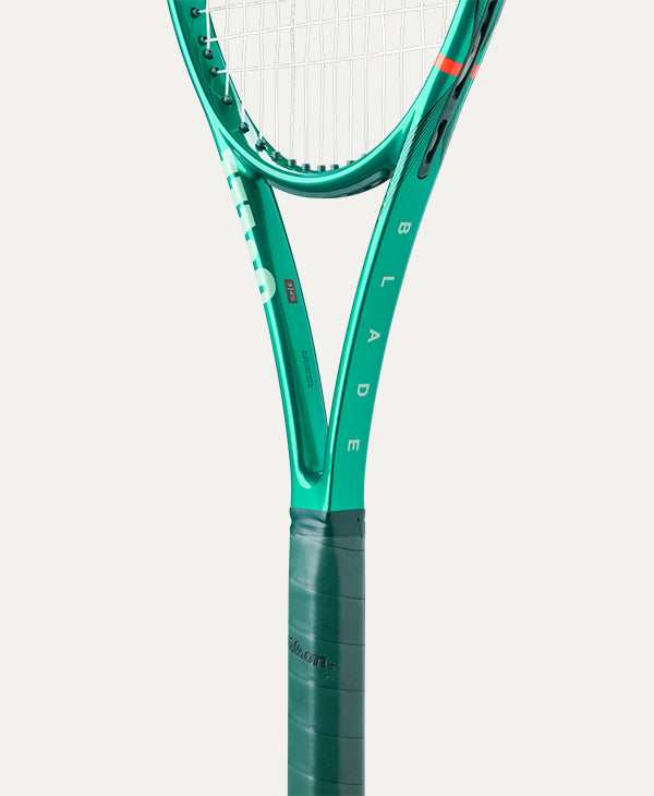 Wilson Blade 98 16x19 V10 - detalhe do aro em verde fosco Championship Green